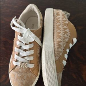 Michael Kors SZ 3 Girls Tennis Shoes Pink White Shoes Like New Athletic Wear